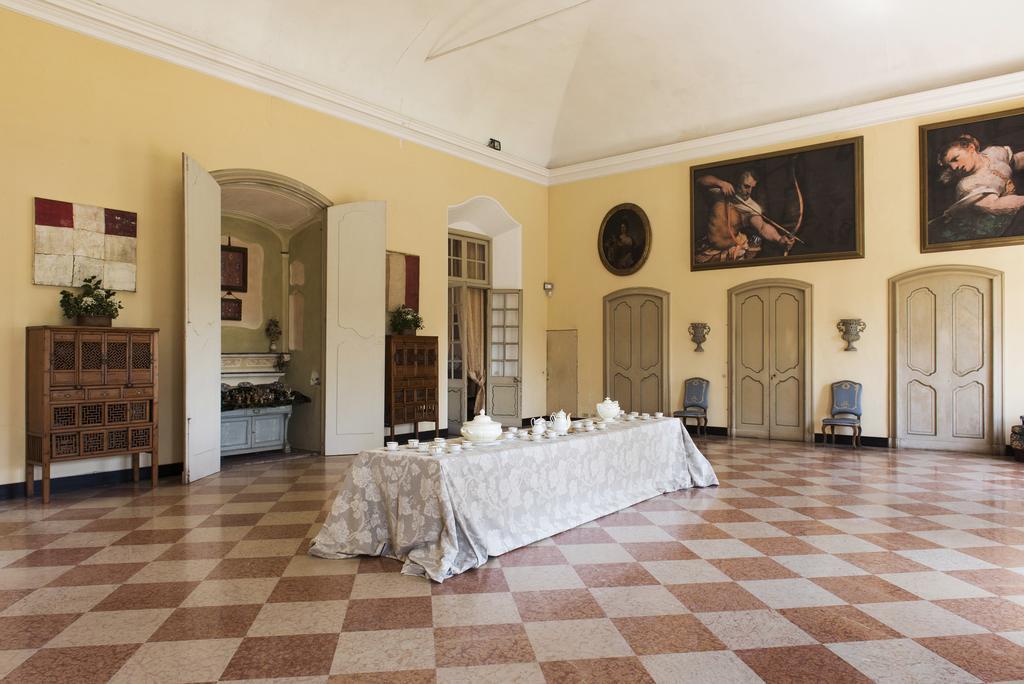 Castello Di Rocca Grimalda Guest House Exterior foto